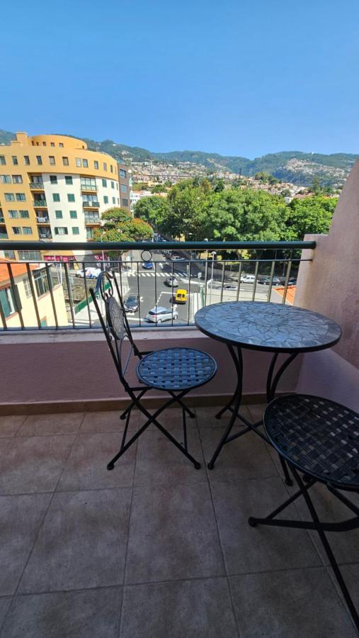 פונשל Garden And Seaview Apartment - Free Parking מראה חיצוני תמונה
