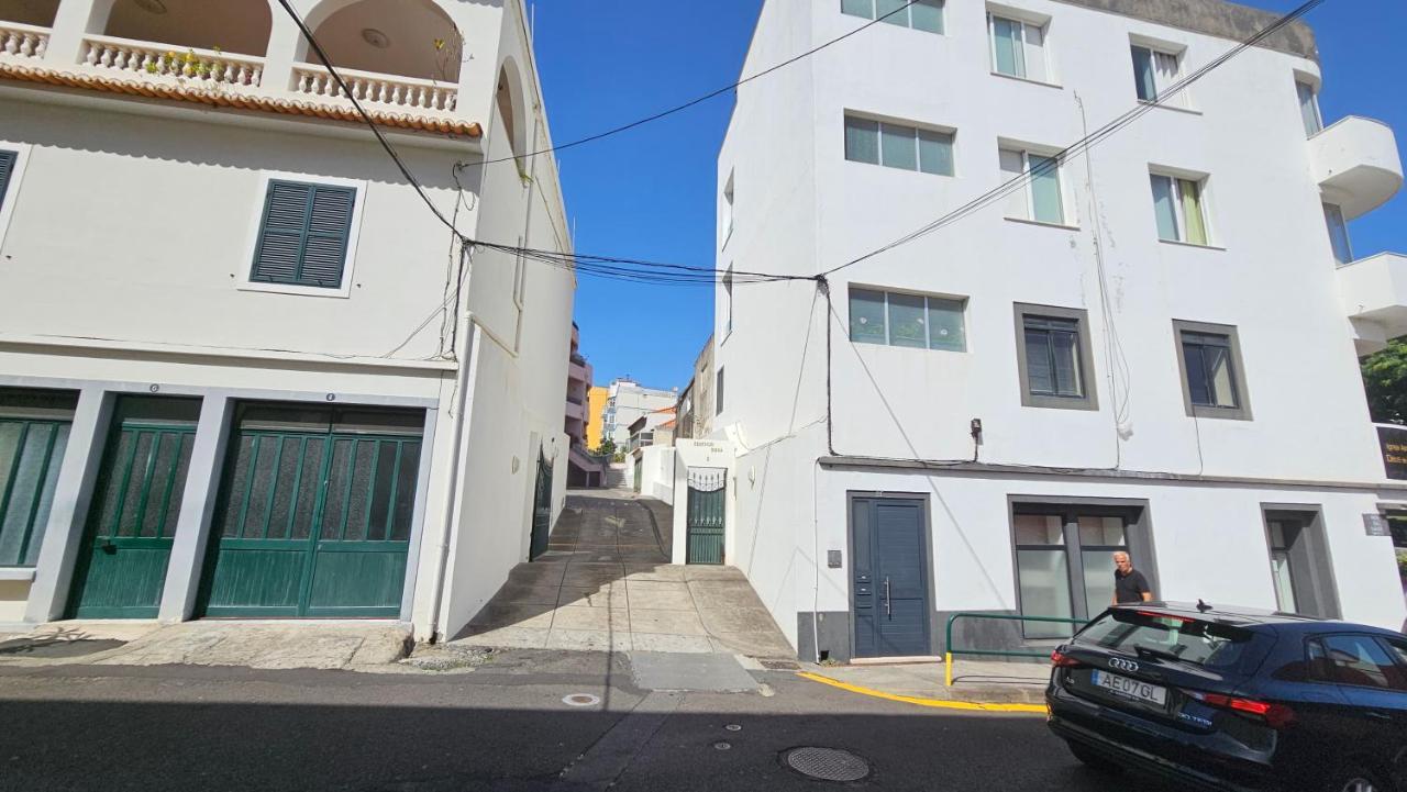 פונשל Garden And Seaview Apartment - Free Parking מראה חיצוני תמונה