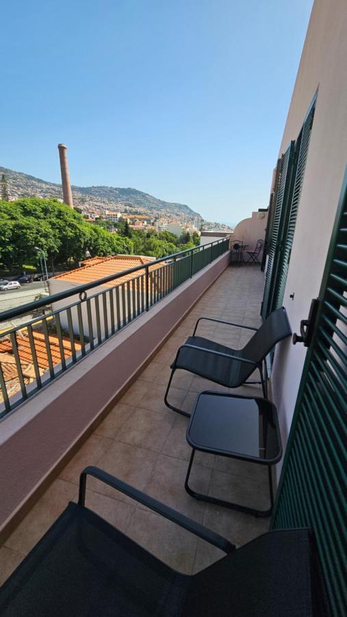 פונשל Garden And Seaview Apartment - Free Parking מראה חיצוני תמונה