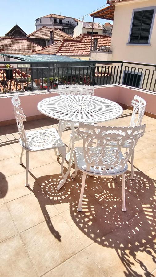 פונשל Garden And Seaview Apartment - Free Parking מראה חיצוני תמונה