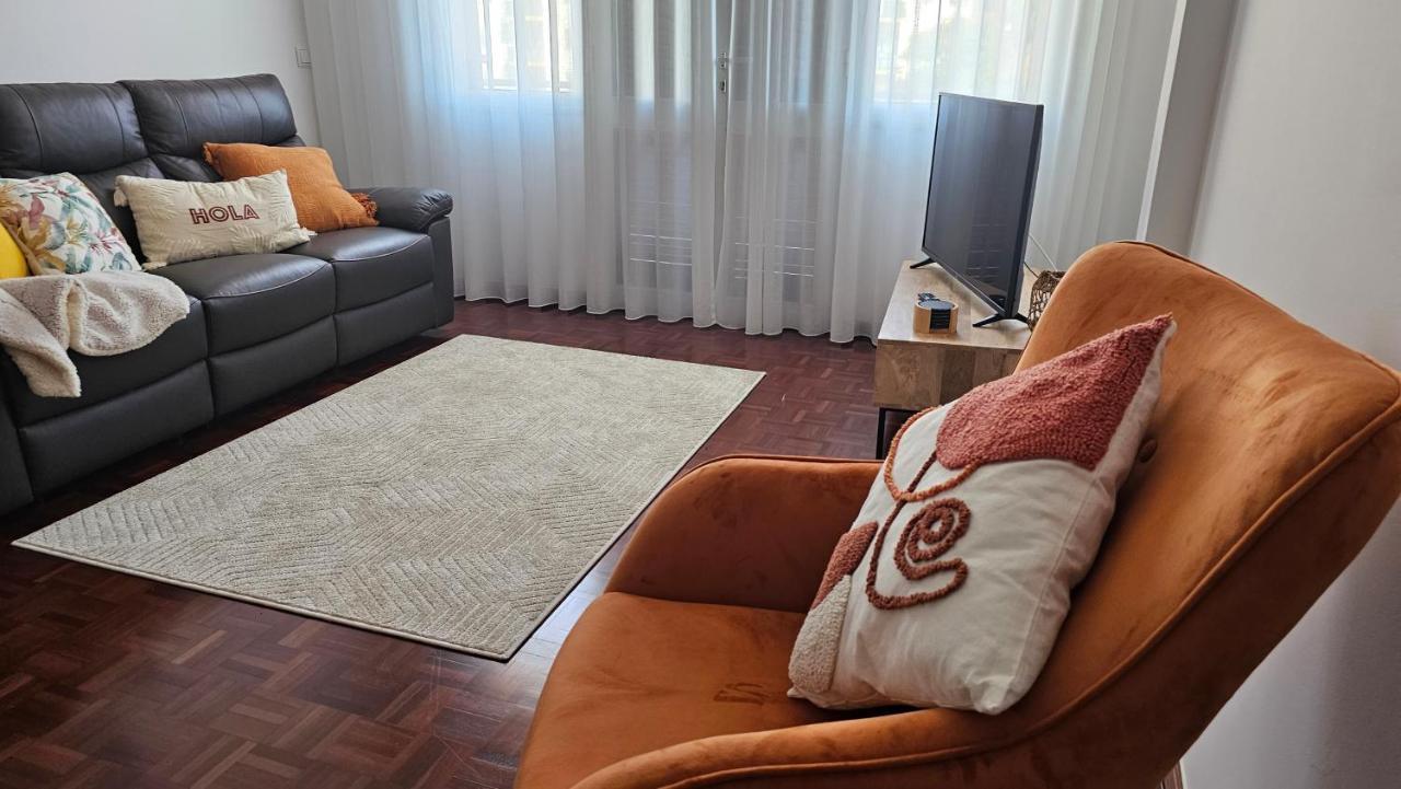פונשל Garden And Seaview Apartment - Free Parking מראה חיצוני תמונה