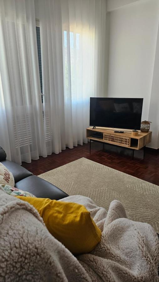 פונשל Garden And Seaview Apartment - Free Parking מראה חיצוני תמונה