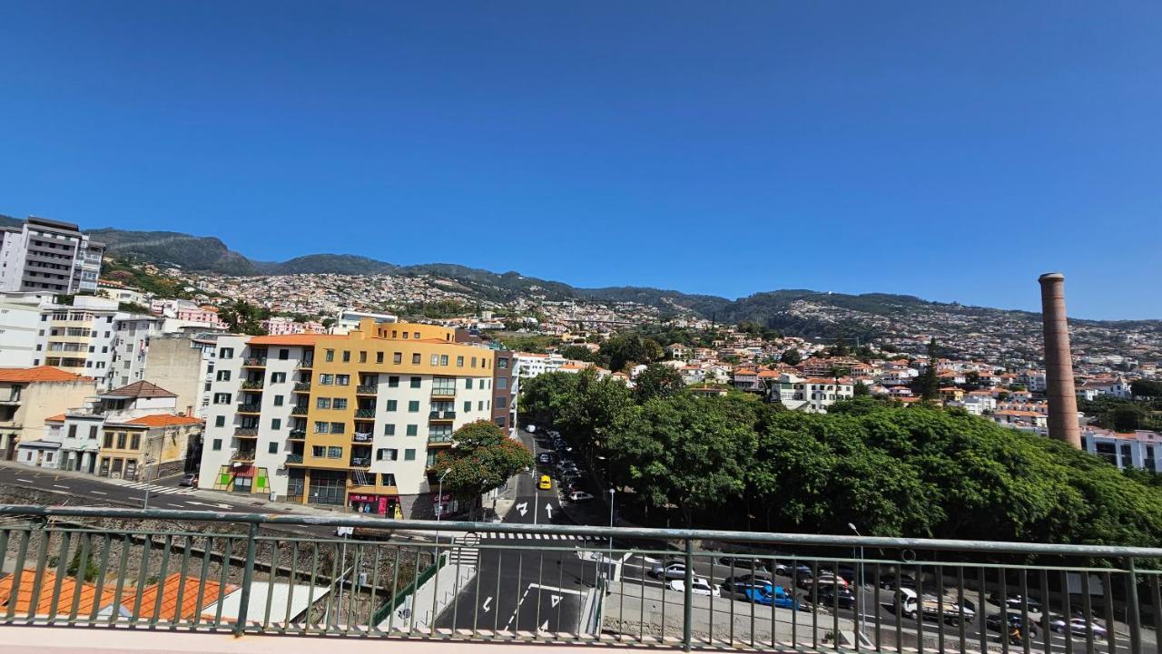 פונשל Garden And Seaview Apartment - Free Parking מראה חיצוני תמונה